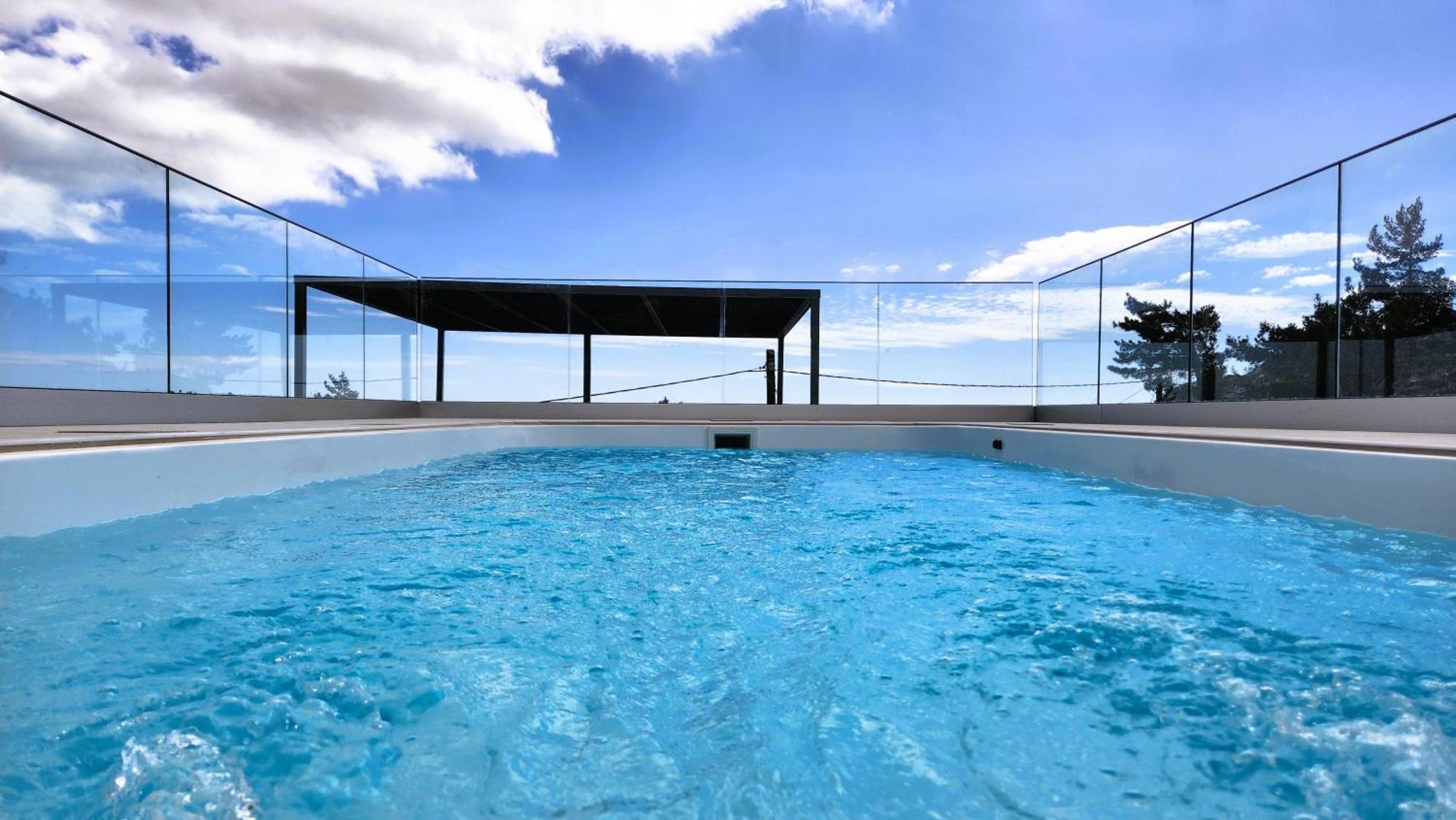 Villa M - Villa With Private Pool And Yard Anatolí Eksteriør billede
