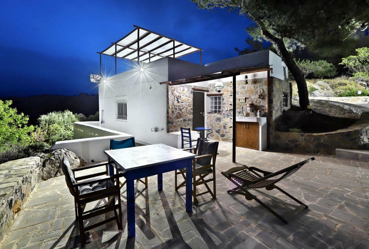 Villa M - Villa With Private Pool And Yard Anatolí Eksteriør billede