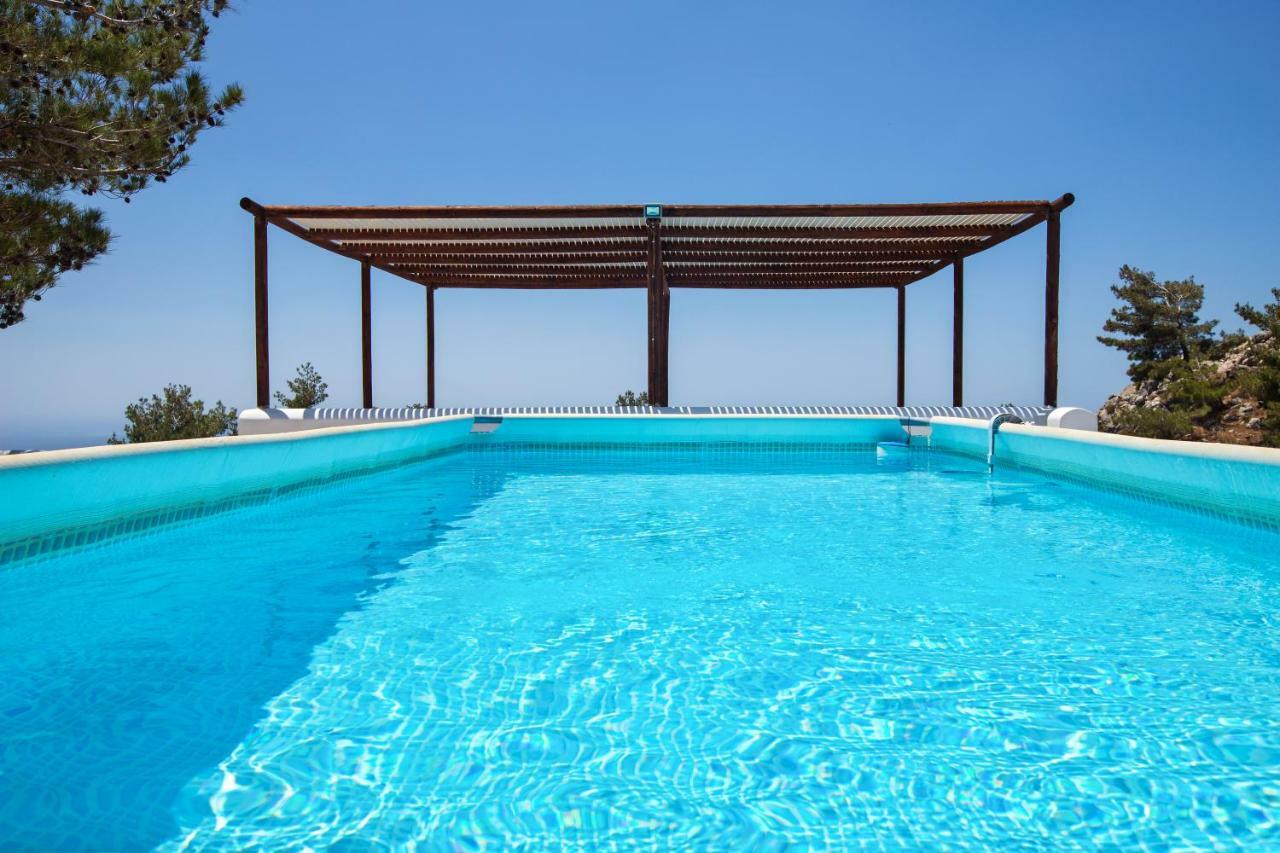 Villa M - Villa With Private Pool And Yard Anatolí Eksteriør billede